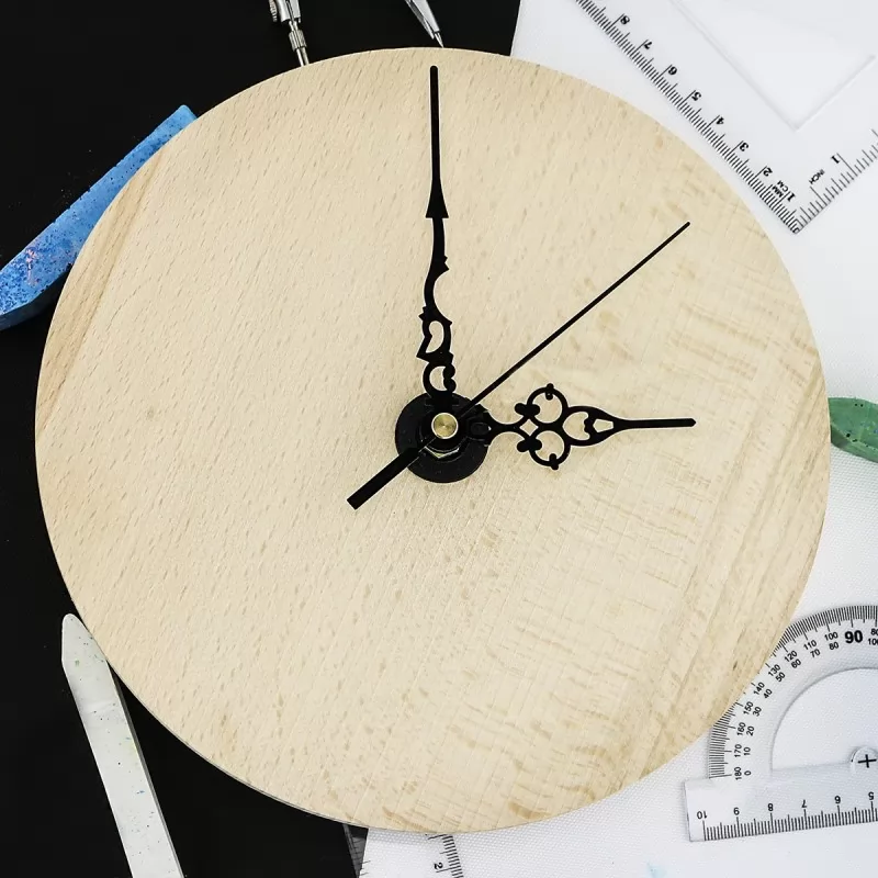 prezent na dzień nauczyciela zegar drewniany z personalizacją