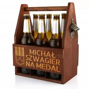 drewniana skrzynka na sześciopak piwa na prezent dla szwagra