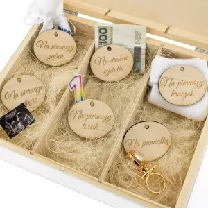 pudełko wspomnień 
z przegródkami na prezent na narodziny dziecka
