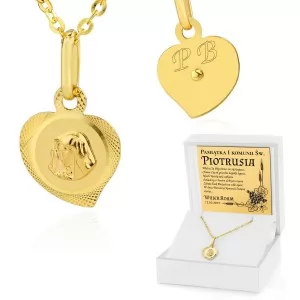 złoty łańcuszek z medalikiem dla dziewczynki w białym pudełku z grawerem