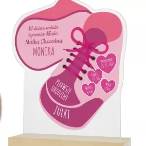 prezent na pierwsze urodziny dla dziewczynki statuetka z nadrukiem metryczki różowe buciki