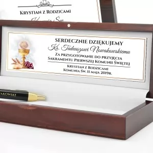 elegancki długopis parker w pudełku z dedykacją na podziękowanie dla księdza