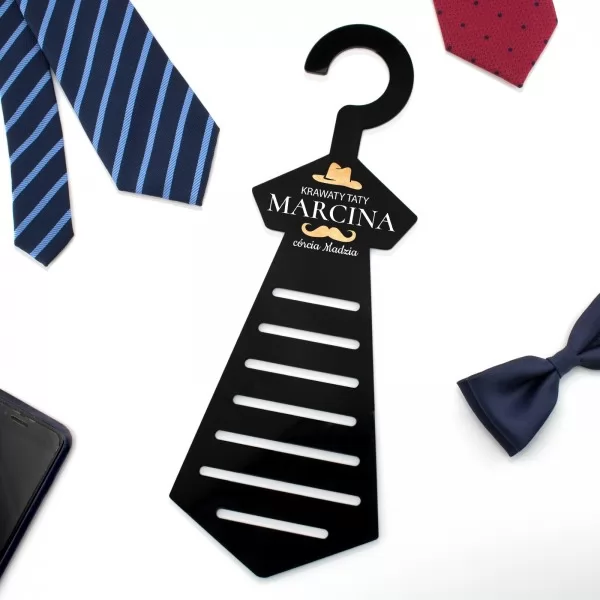 Wieszak na krawaty z dedykacją na upominek dla taty - Krawaciarz