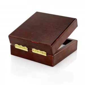 brązowe pudełko drewniane na dowolny prezent