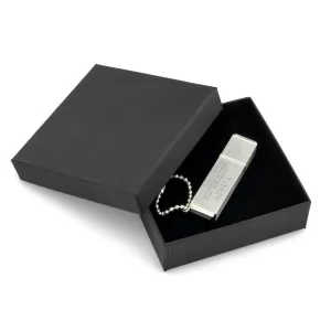 elegancki pendriwe w czarnym pudełku prezentowym