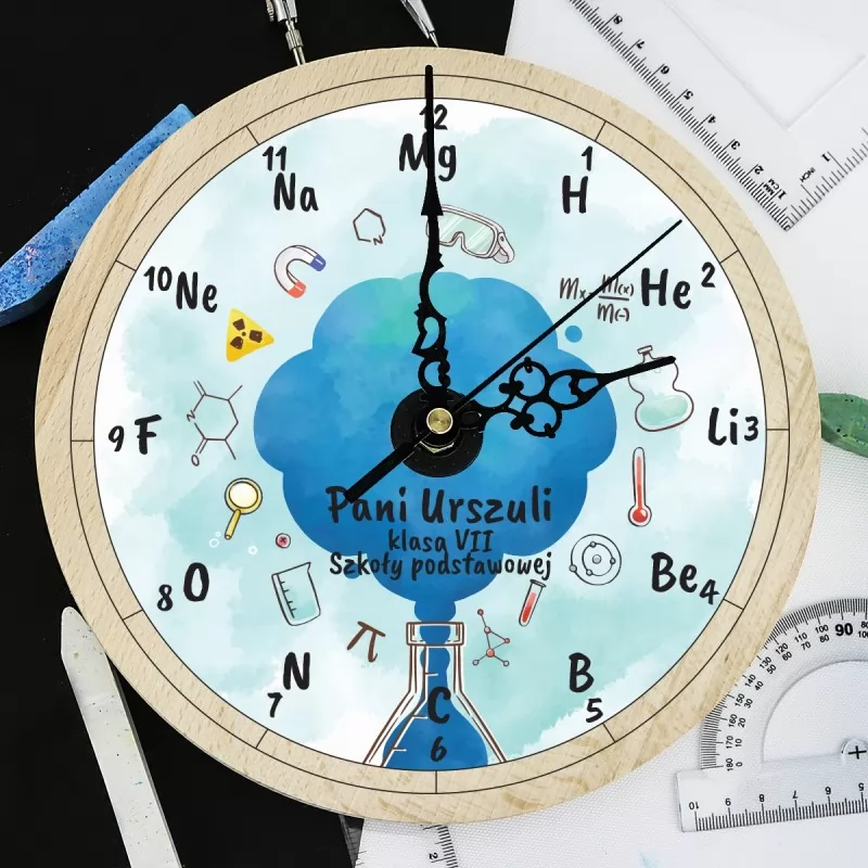 zegar drewniany z kolorową personalizacją na prezent dla nauczyciela chemii