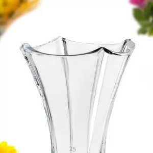 kryształowy wazon z grawerem na jubileusz firmy