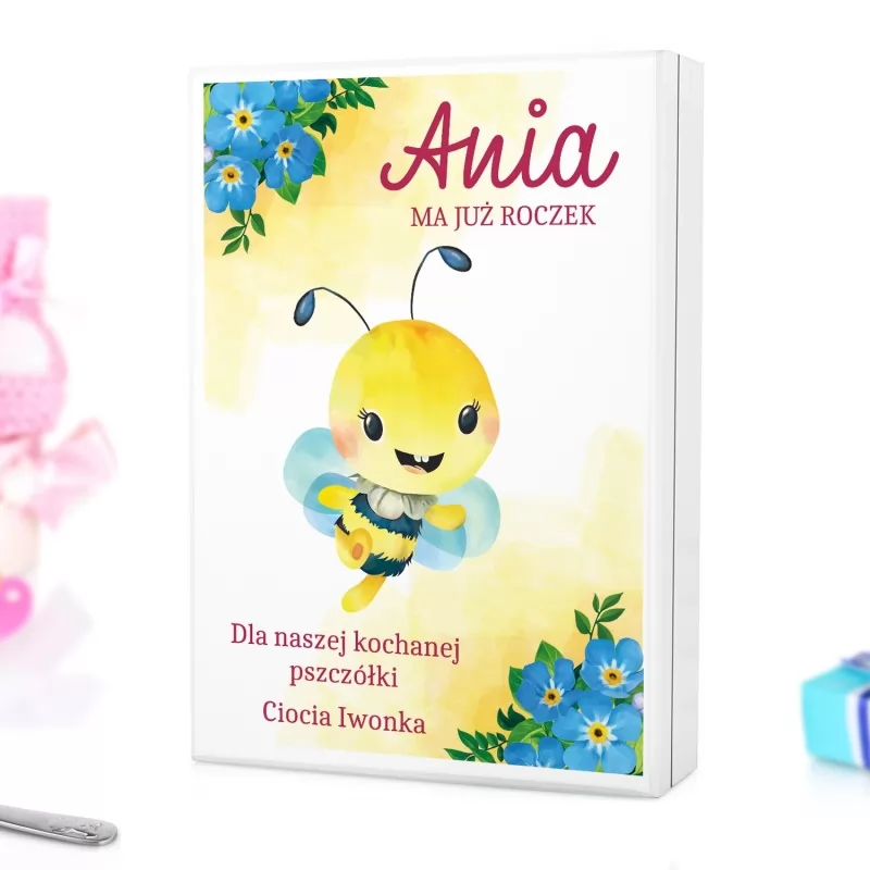 pudełko z nadrukiem dedykacji i personalizacją na sztućce dla dzieci z grawerem na prezent dla dziewczynki - Pszczółka 