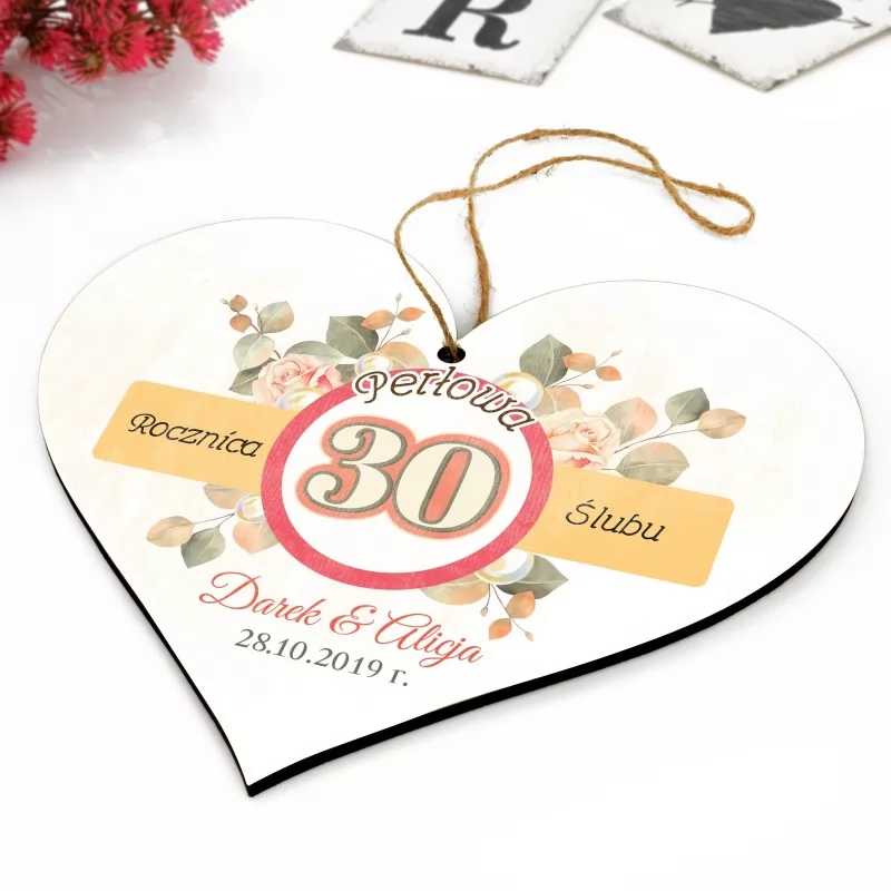 tabliczka w kształcie serca na pamiątkę z okazji 30 rocznicy ślubu