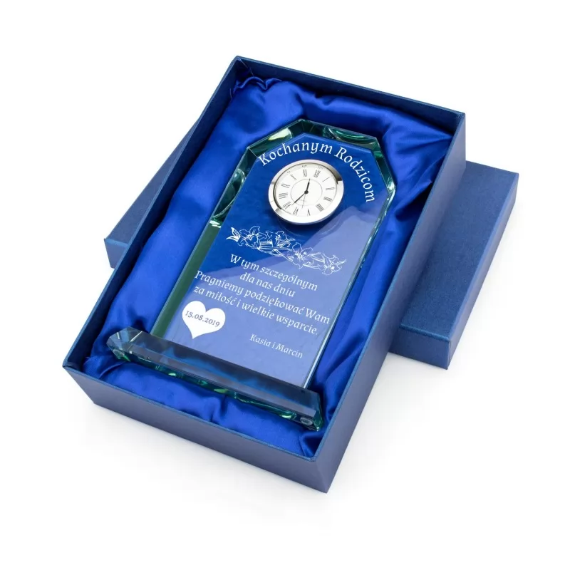 szklana statuetka z zegarem i dedykacją w pudełku prezentowym na podziękowania dla rodziców