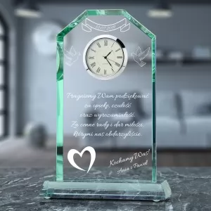 statuetka szklana z zegarem i grawerem na prezent dla teściów