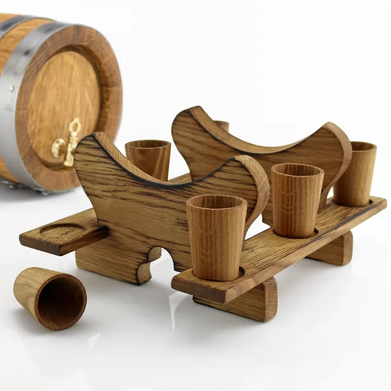 zestaw drewnianych kieliszków do alkoholu