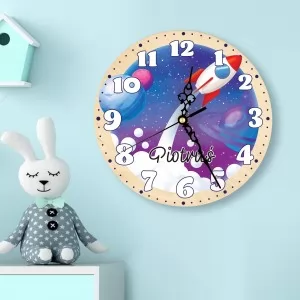 zegar z nadrukiem - aranżacja na ścianie pokoju dziecięcego  na prezent dla chłopca na roczek