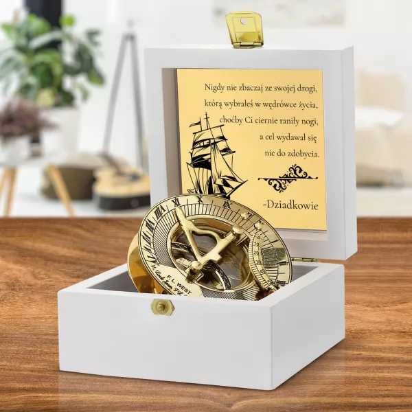 Mosiężny kompas z grawerem na prezent na urodziny wnuka - Bądź Niezłomny