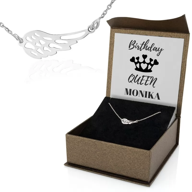 naszyjnik srebrny w pudełku z nadrukiem dedykacji na prezent dla niej na urodziny